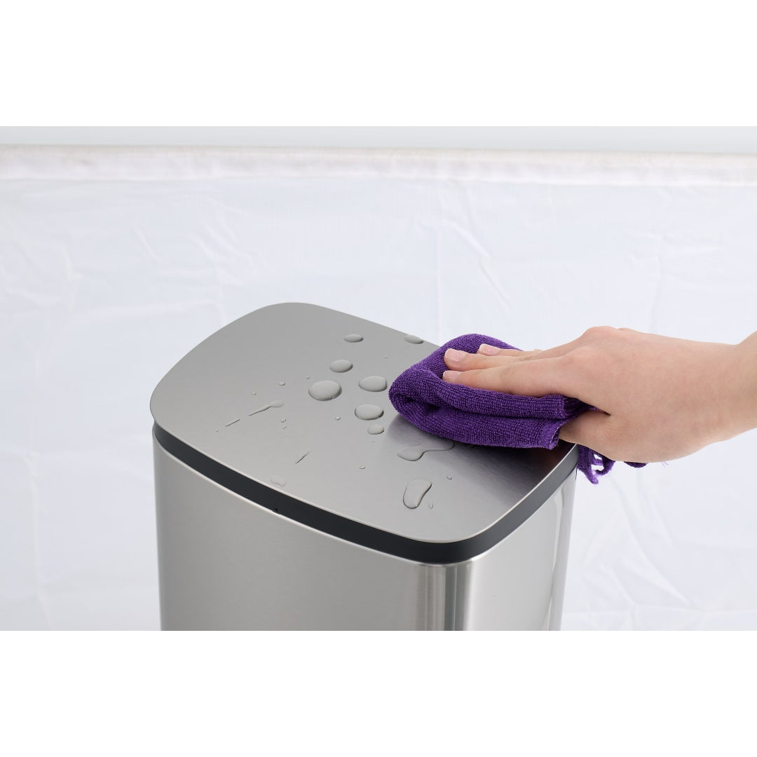Stainless Steel Kitchen Trash Can (5L Compact)