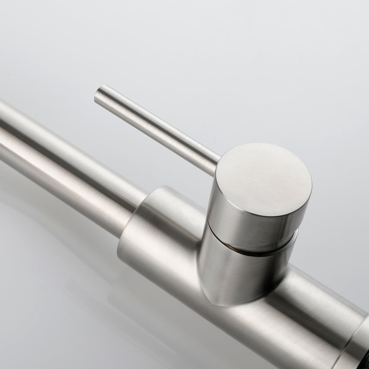 Modern Pull-Down Kitchen Faucet (360° Swivel)