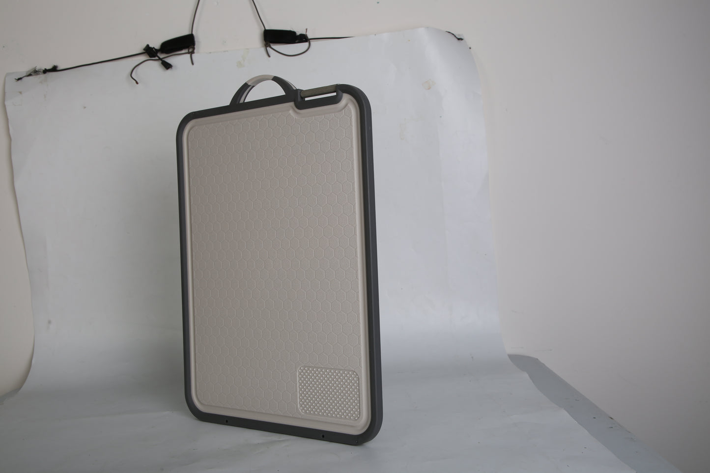 2-IN-1 Double-Sided Cutting Board (Stainless Steel + PP)